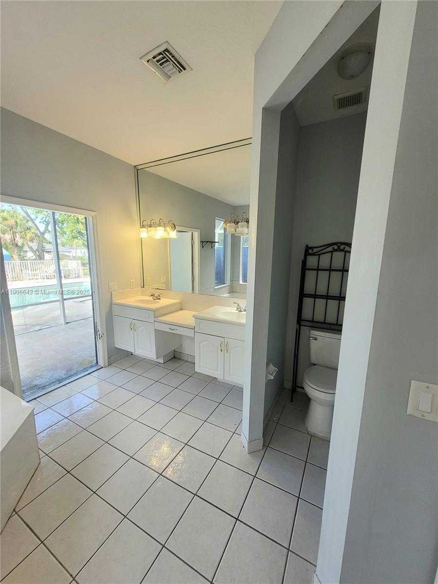 Small Image of 15095 67TH CT N, West Palm Beach Number 18