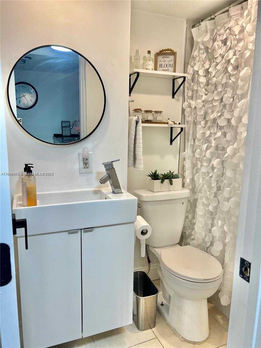 Small Image of 600 NORTH EAST 36TH #2011, Miami Number 12