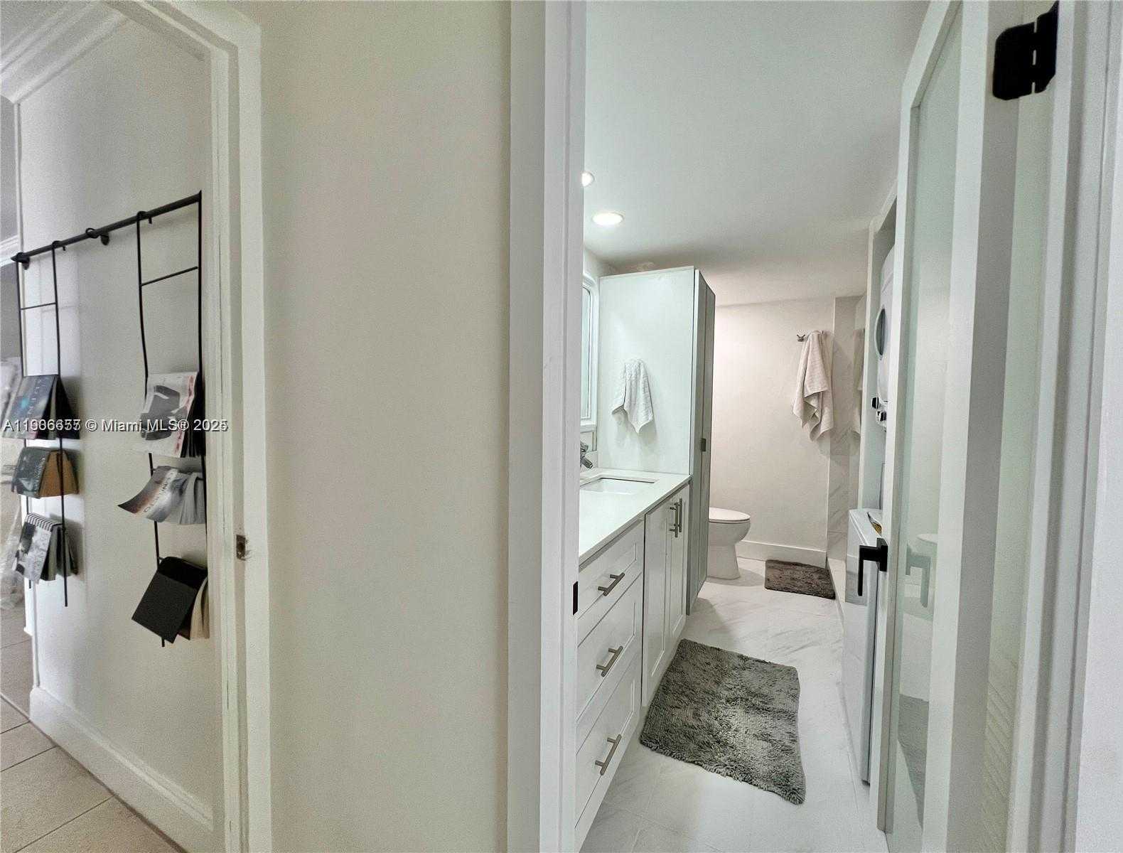 Small Image of 600 NORTH EAST 36TH #2011, Miami Number 15