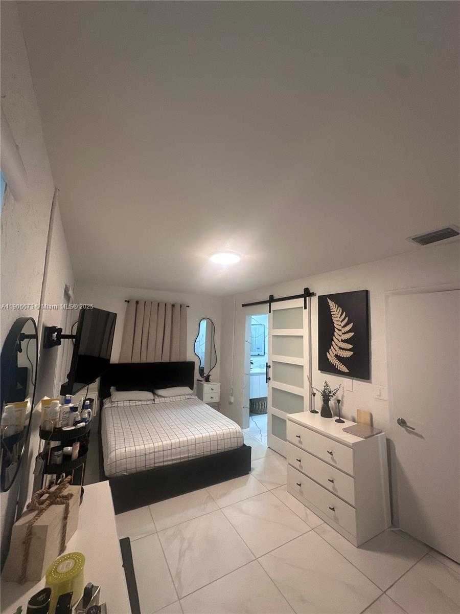 Small Image of 22045 SOUTH WEST 114TH AVE #1, Miami Number 19