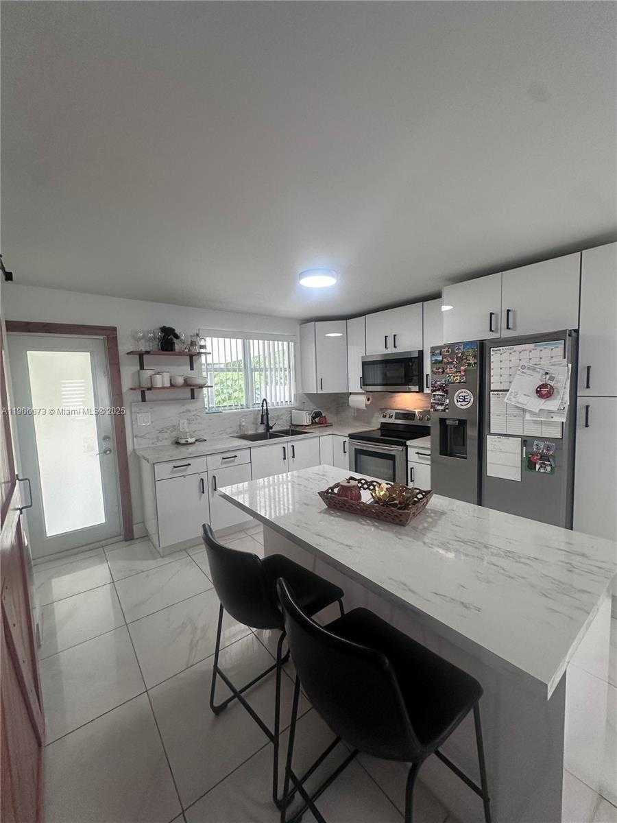 Small Image of 22045 SOUTH WEST 114TH AVE #1, Miami Number 7