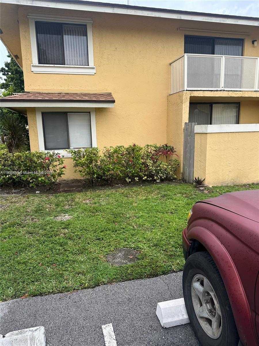 Small Image of 430 NORTH WEST 214TH ST #101, Miami Gardens Number 2