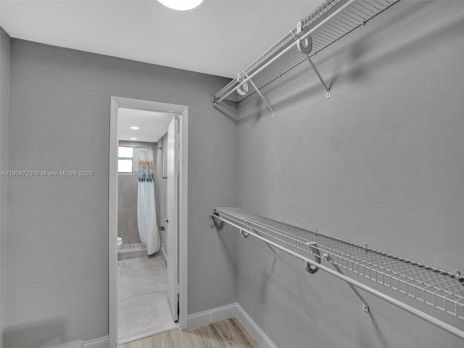 Small Image of 9375 FONTAINEBLEAU BLVD #L305, Miami Number 26