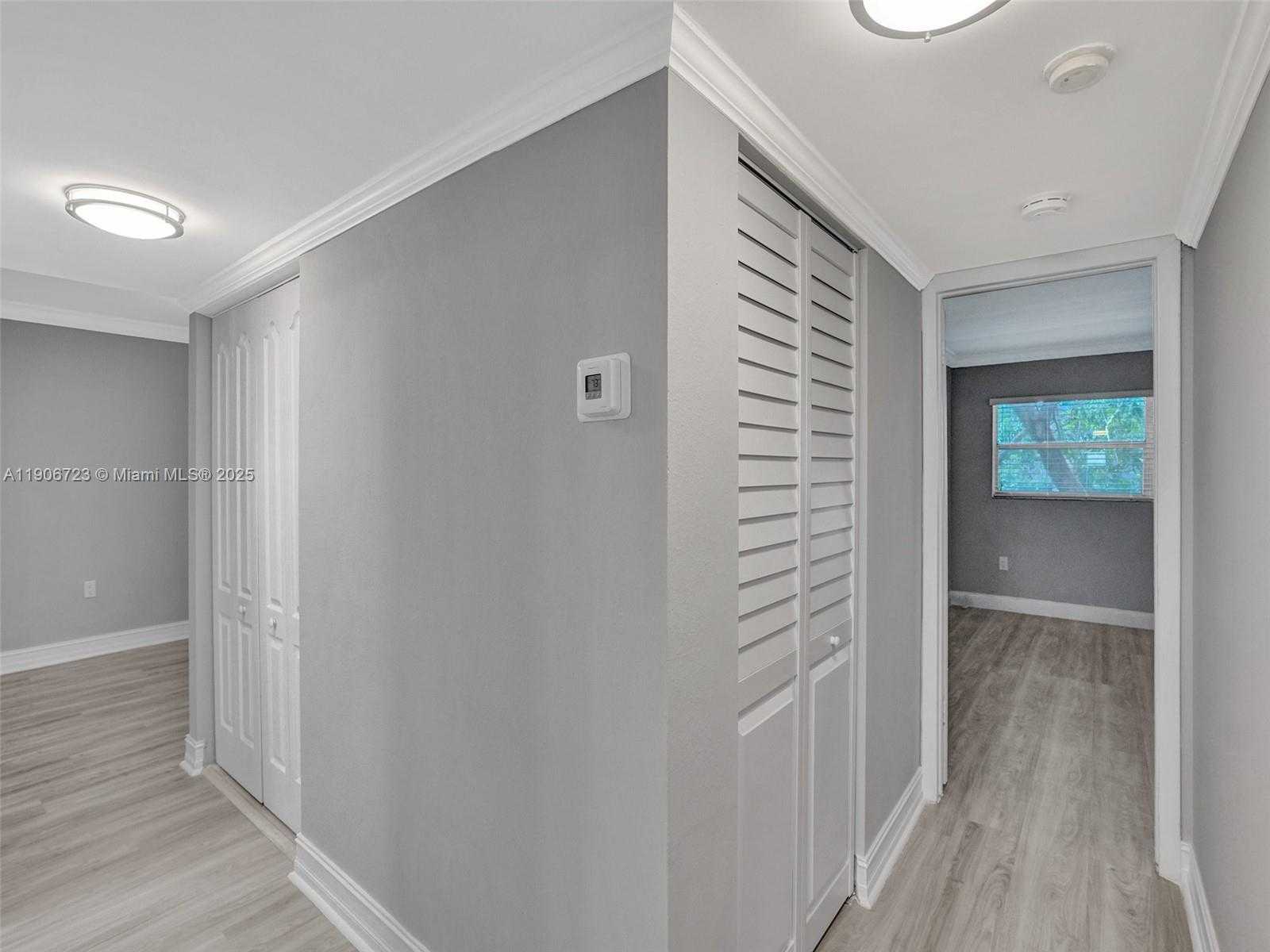 Small Image of 9375 FONTAINEBLEAU BLVD #L305, Miami Number 30