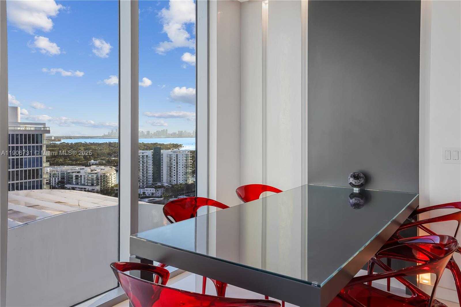 Small Image of 6899 COLLINS AVE #2208, Miami Beach Number 15