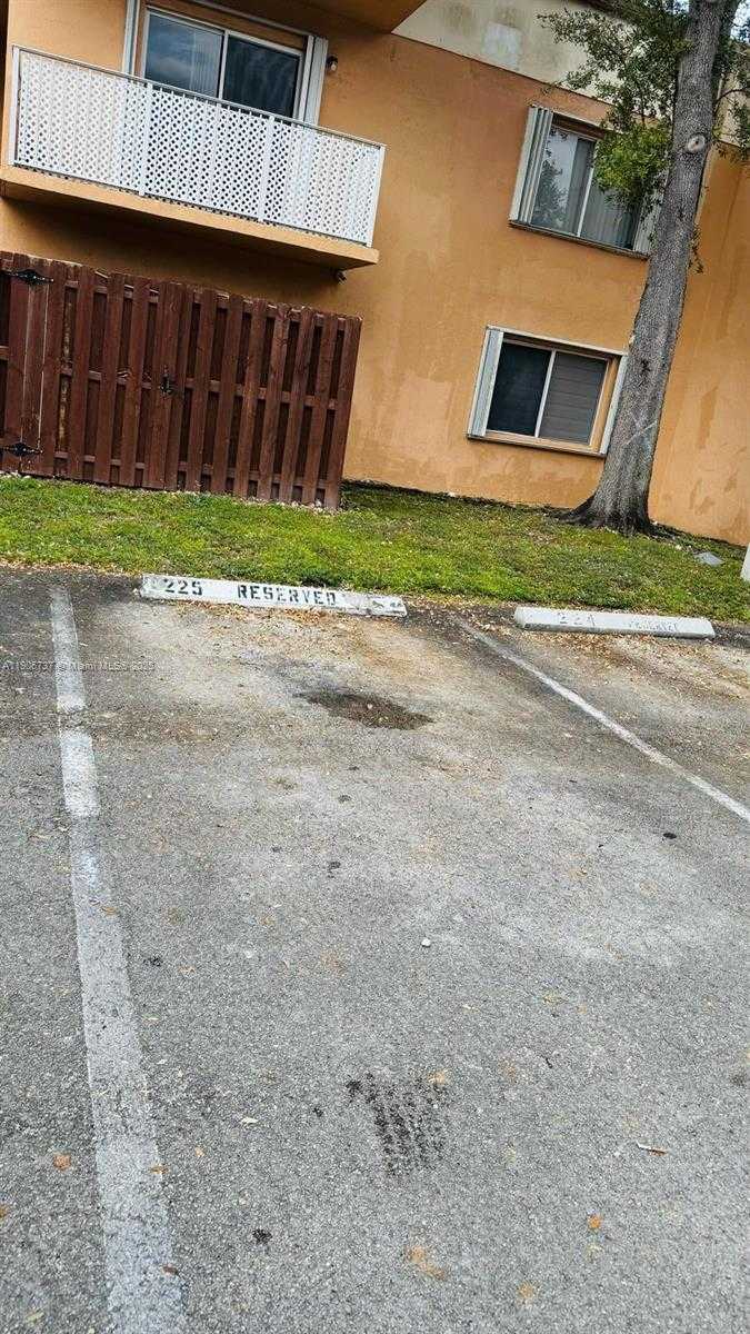 Small Image of 14903 SOUTH WEST 80TH ST #112, Miami Number 25