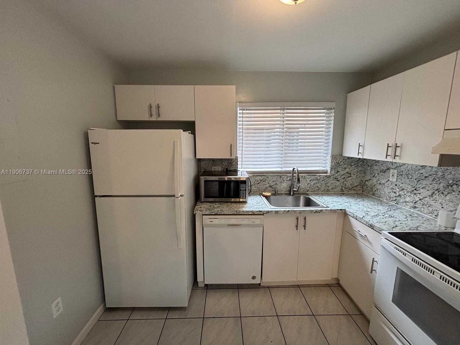 Small Image of 14903 SOUTH WEST 80TH ST #112, Miami Number 8