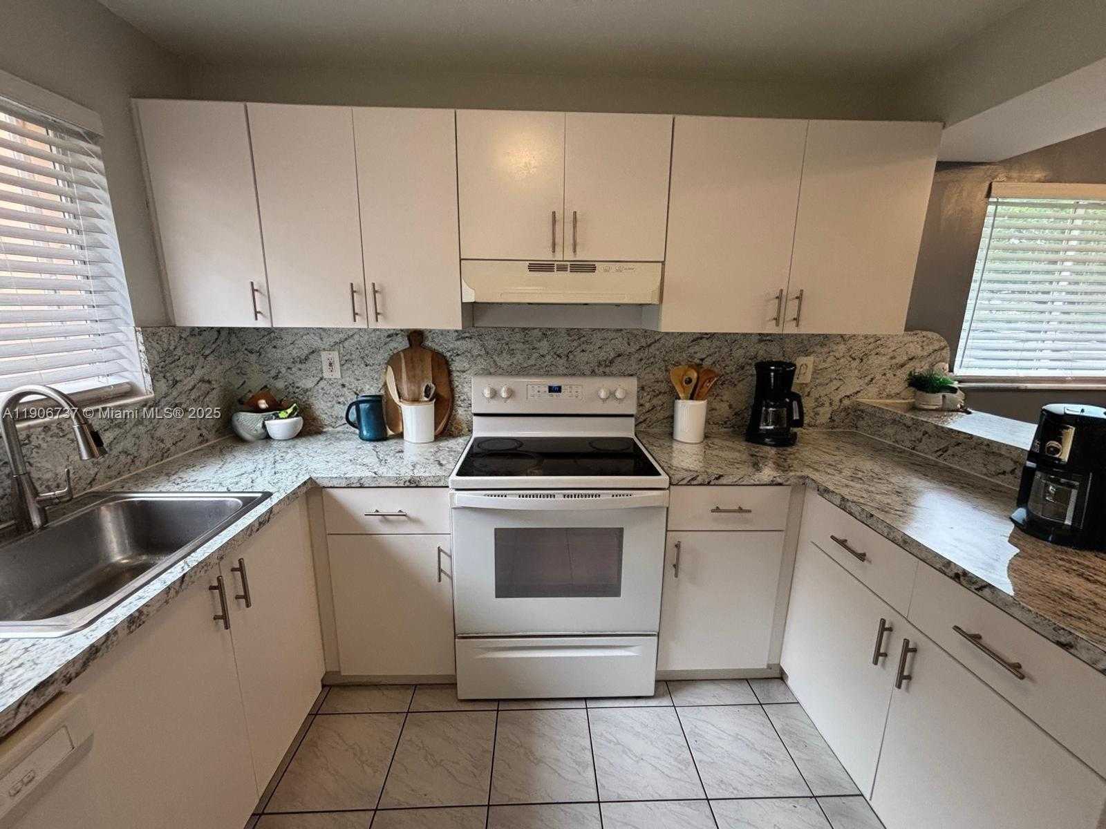 Small Image of 14903 SOUTH WEST 80TH ST #112, Miami Number 9
