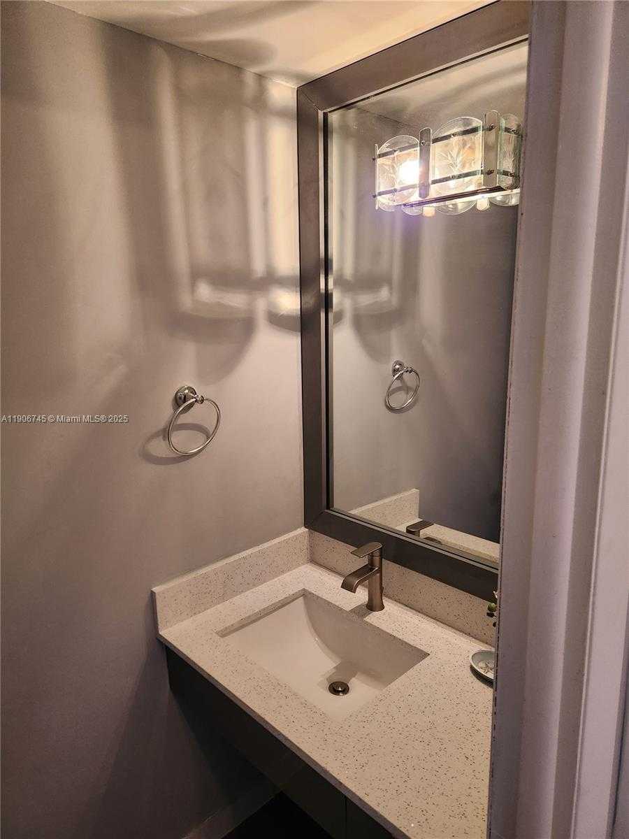 Small Image of 1080 94TH ST #108, Bay Harbor Islands Number 12