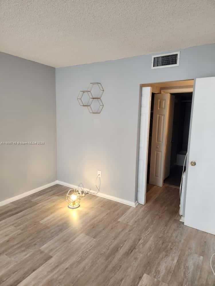 Small Image of 1080 94TH ST #108, Bay Harbor Islands Number 8