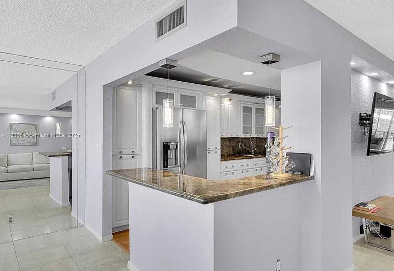 Small Image of 1880 SOUTH OCEAN DR #704, Hallandale Beach Number 17