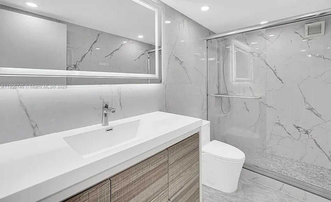 Small Image of 1880 SOUTH OCEAN DR #704, Hallandale Beach Number 19