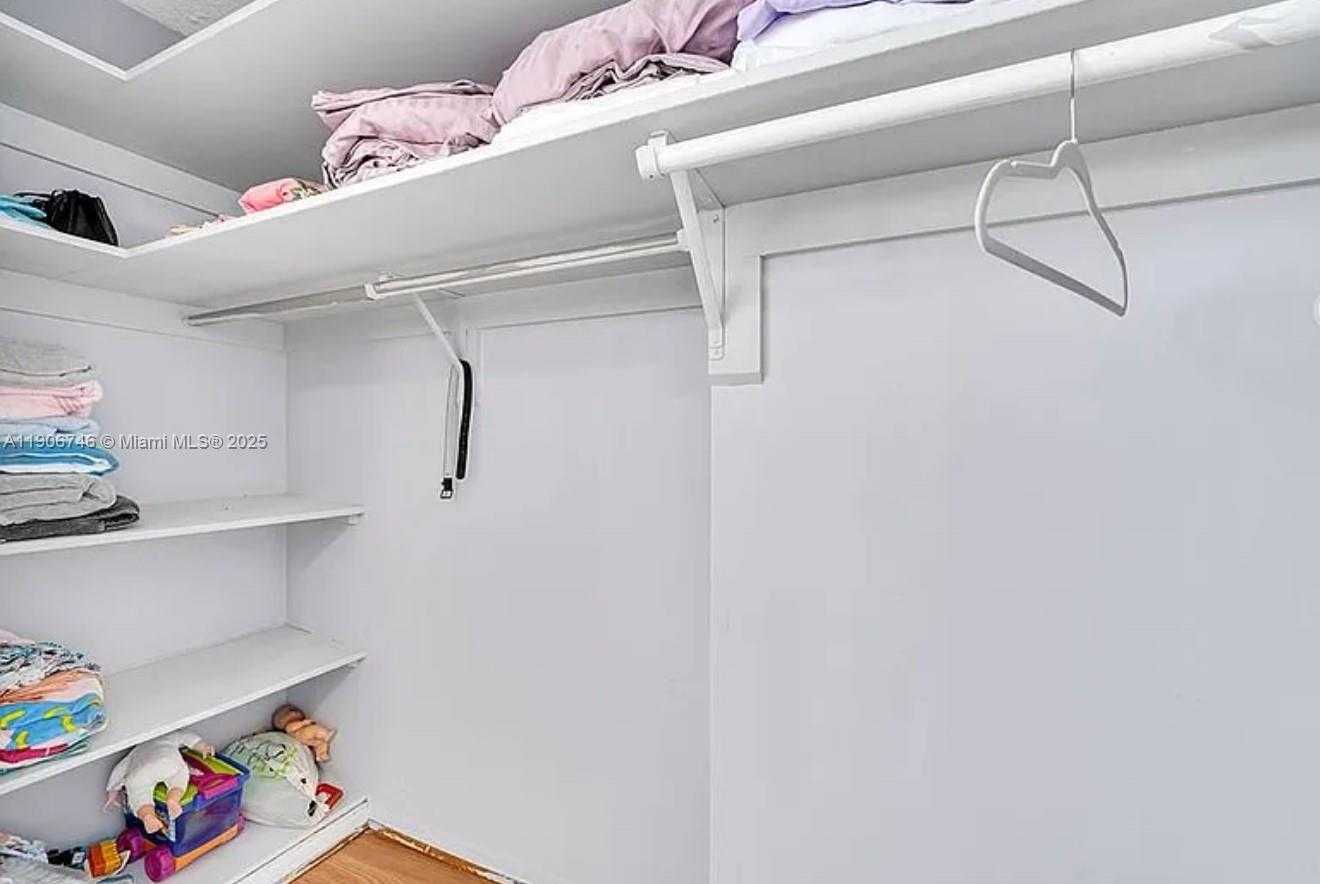 Small Image of 1880 SOUTH OCEAN DR #704, Hallandale Beach Number 20