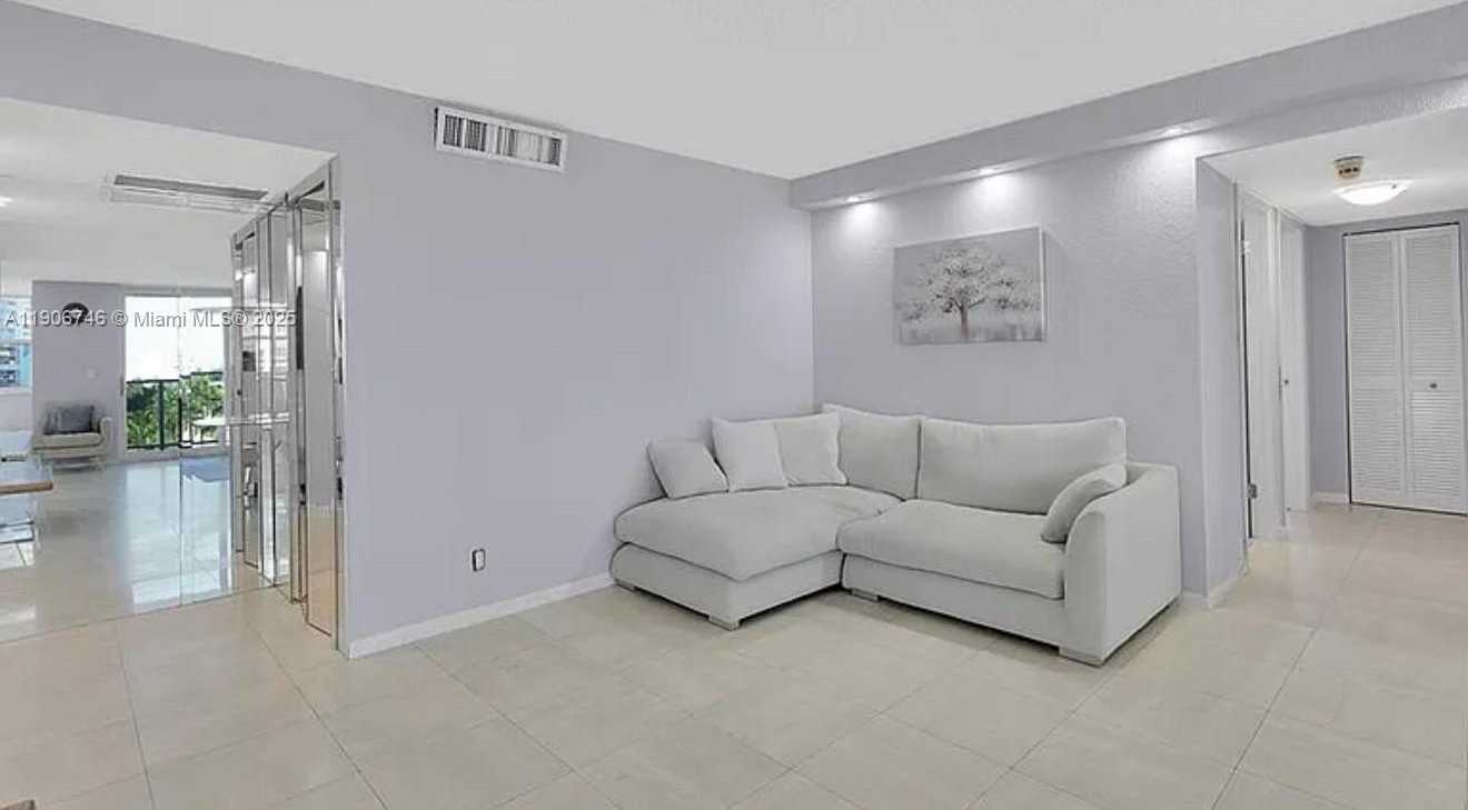 Small Image of 1880 SOUTH OCEAN DR #704, Hallandale Beach Number 3