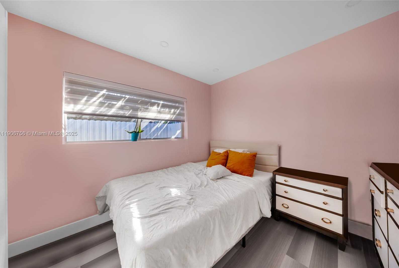 Small Image of 490 WEST 33RD PL, Hialeah Number 16