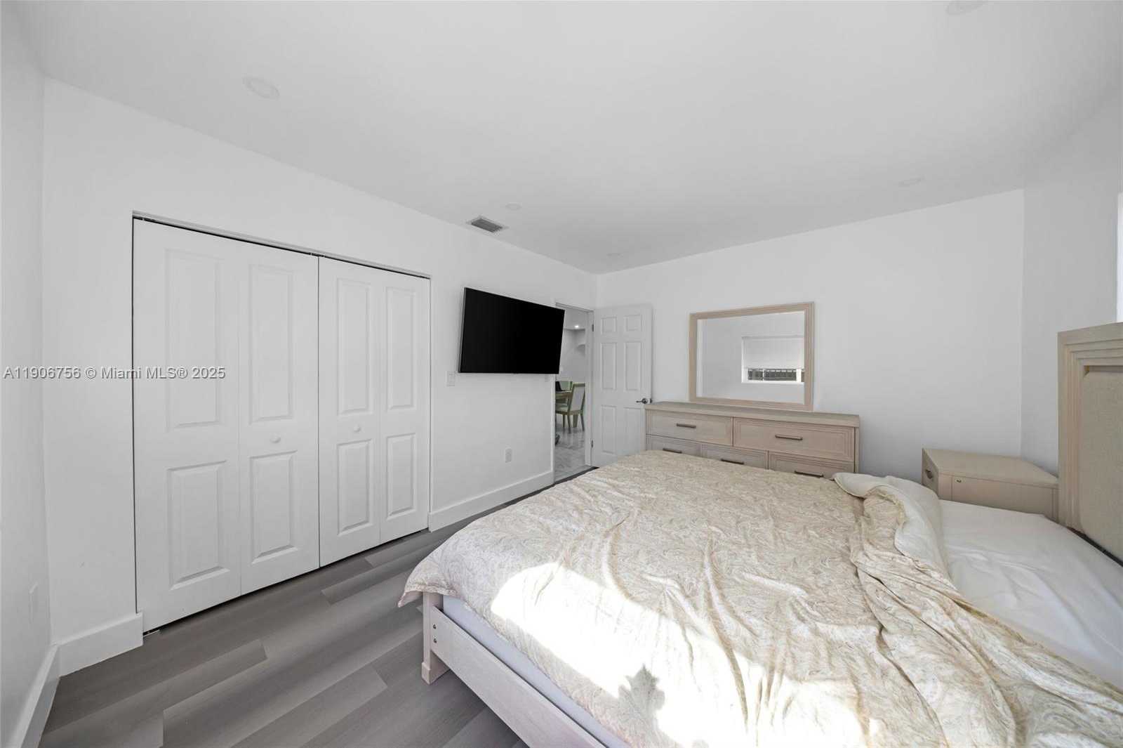 Small Image of 490 WEST 33RD PL, Hialeah Number 18