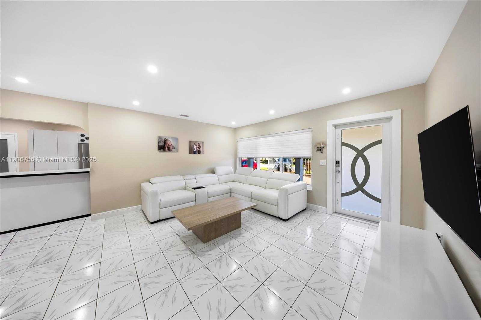 Small Image of 490 WEST 33RD PL, Hialeah Number 5