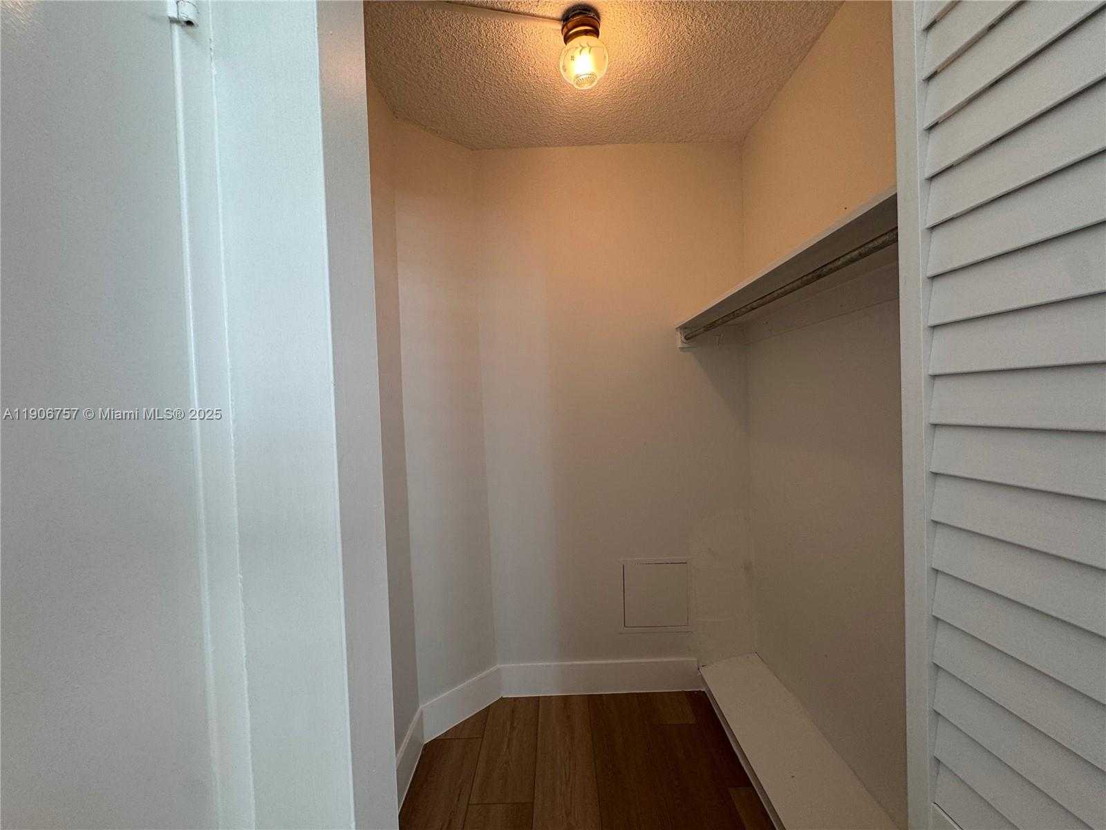 Small Image of 825 BRICKELL BAY DR #1548, Miami Number 10