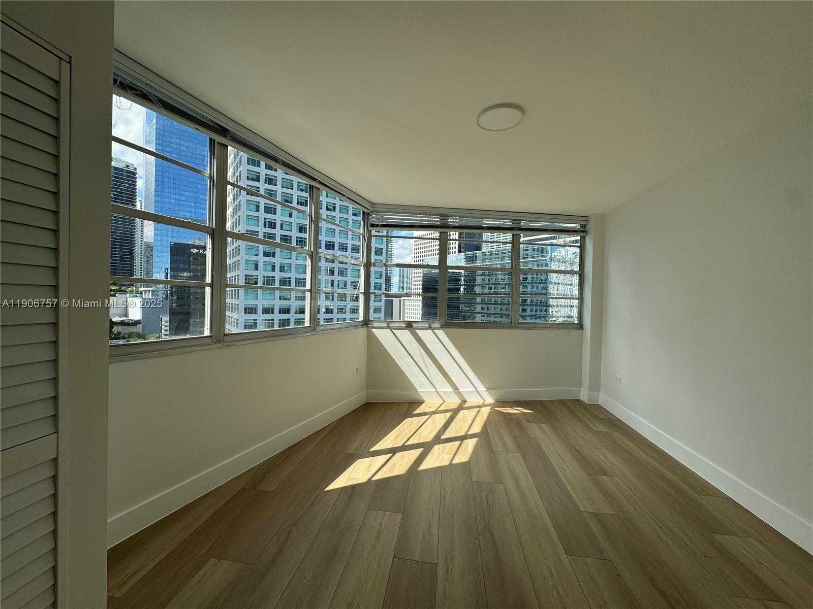 Small Image of 825 BRICKELL BAY DR #1548, Miami Number 13