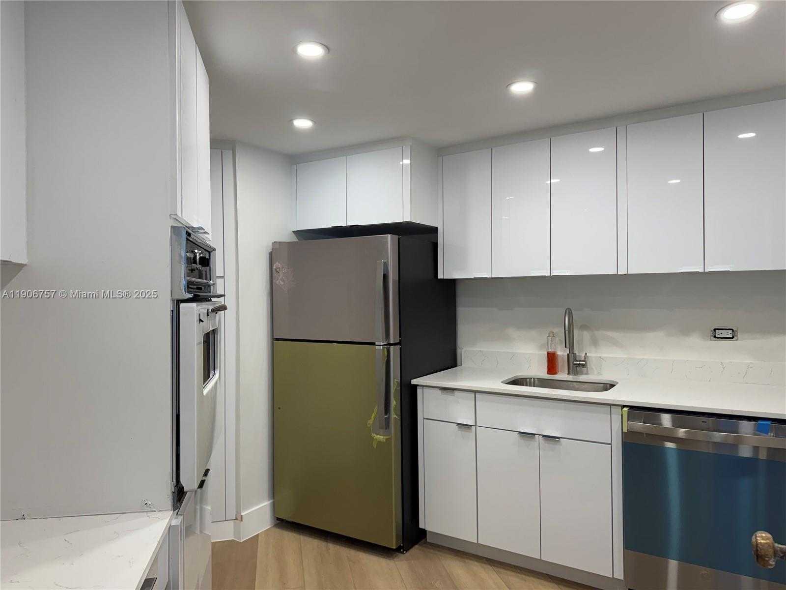 Small Image of 825 BRICKELL BAY DR #1548, Miami Number 23