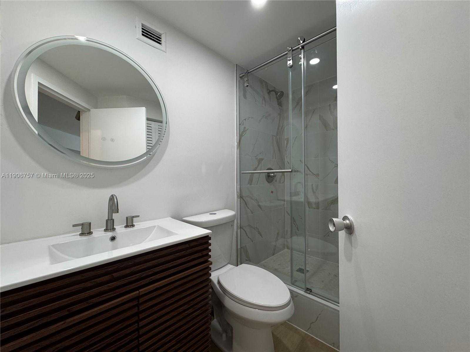 Small Image of 825 BRICKELL BAY DR #1548, Miami Number 24