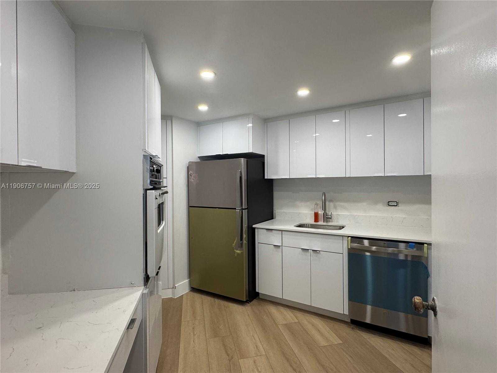 Small Image of 825 BRICKELL BAY DR #1548, Miami Number 25