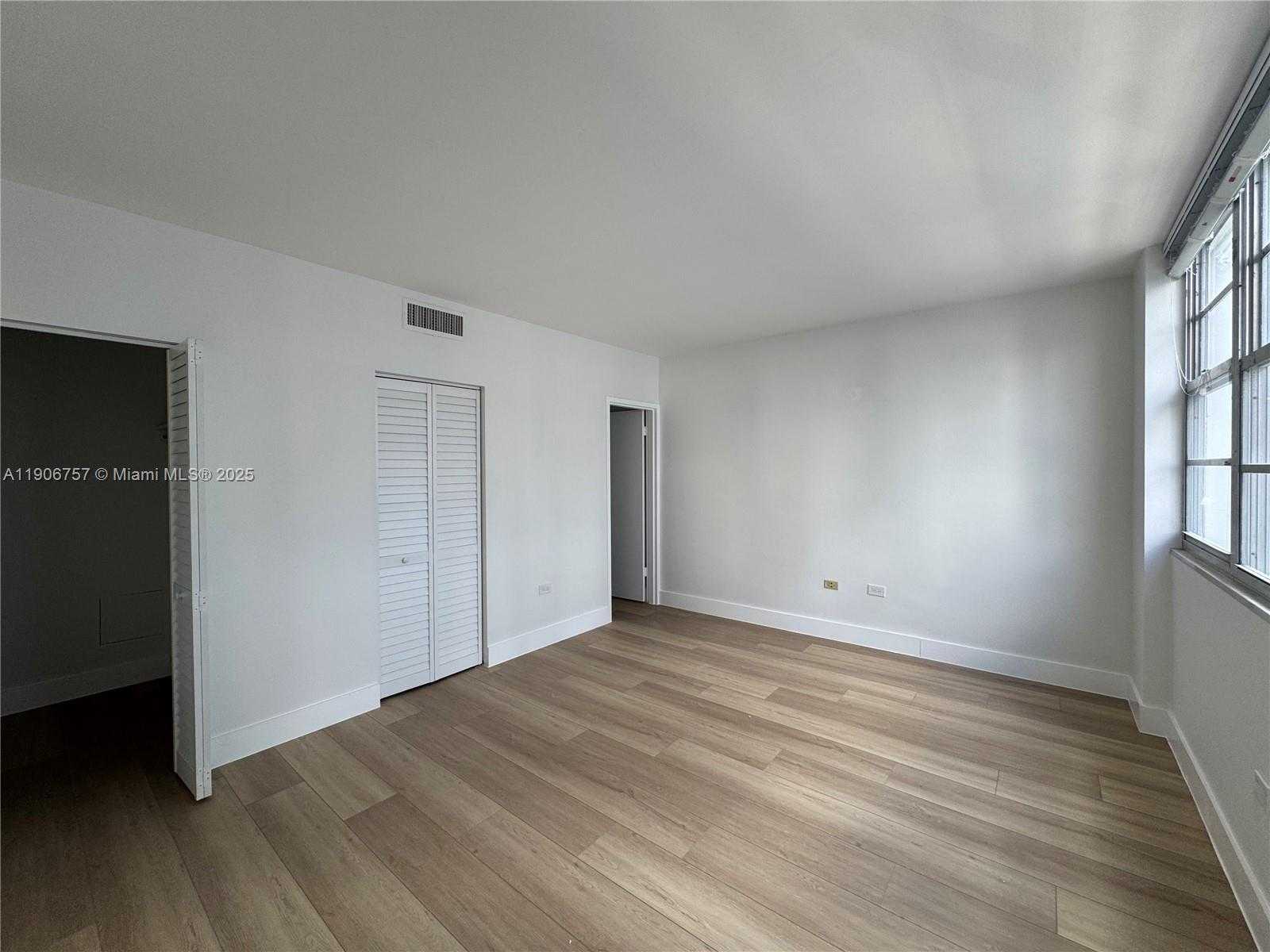 Small Image of 825 BRICKELL BAY DR #1548, Miami Number 9