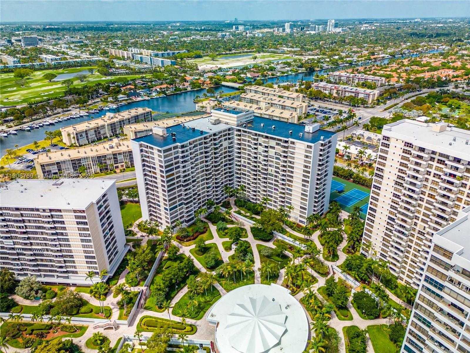 Small Image of 2500 PARKVIEW DR #2004, Hallandale Beach Number 14