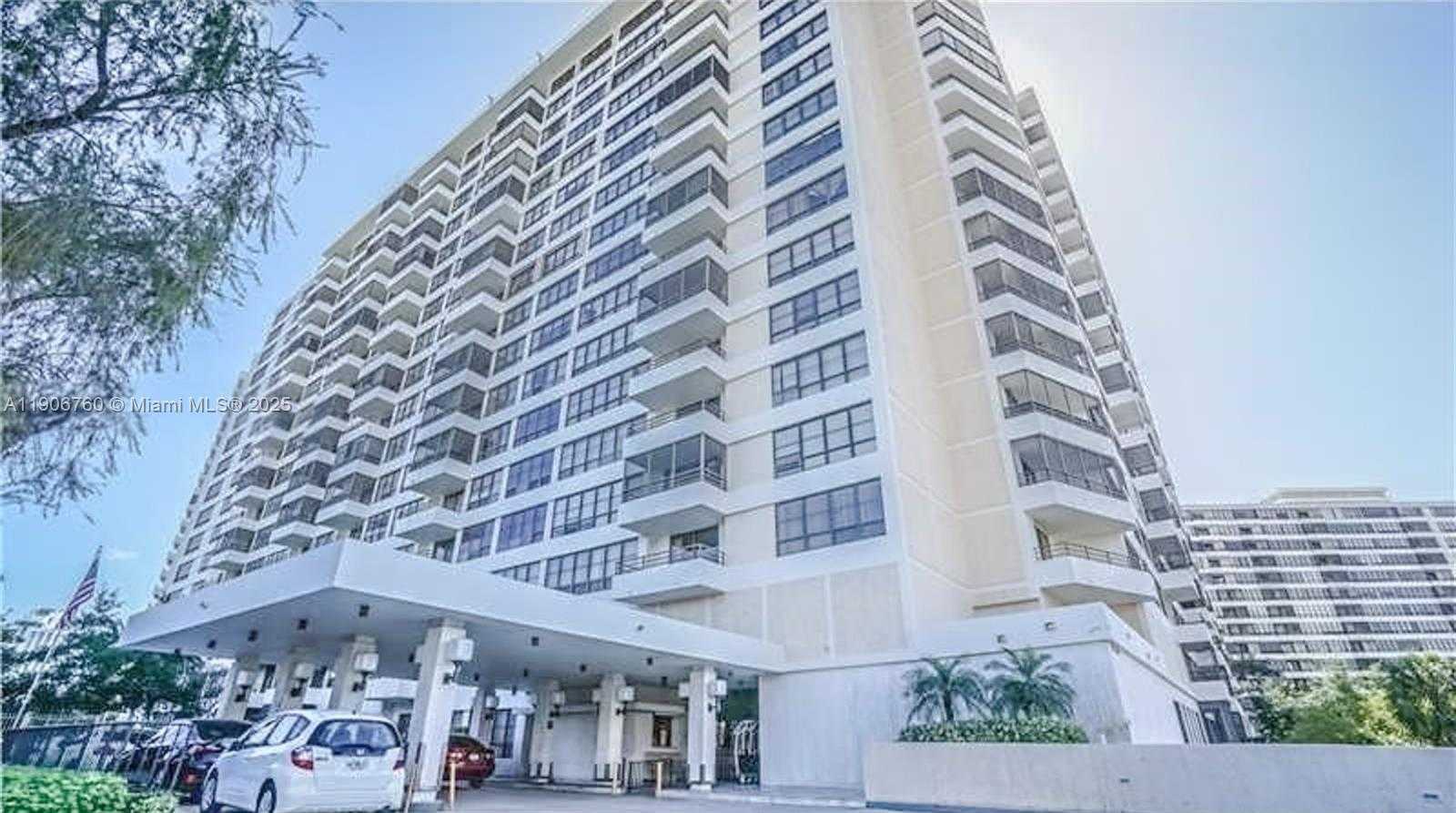 Small Image of 2500 PARKVIEW DR #2004, Hallandale Beach Number 15