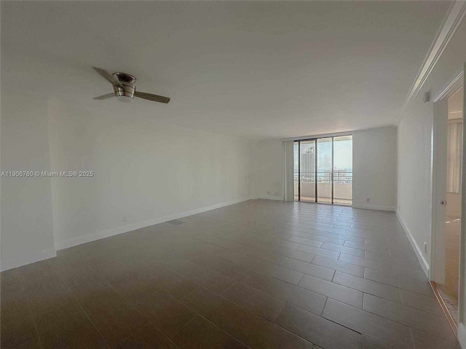 Small Image of 2500 PARKVIEW DR #2004, Hallandale Beach Number 6