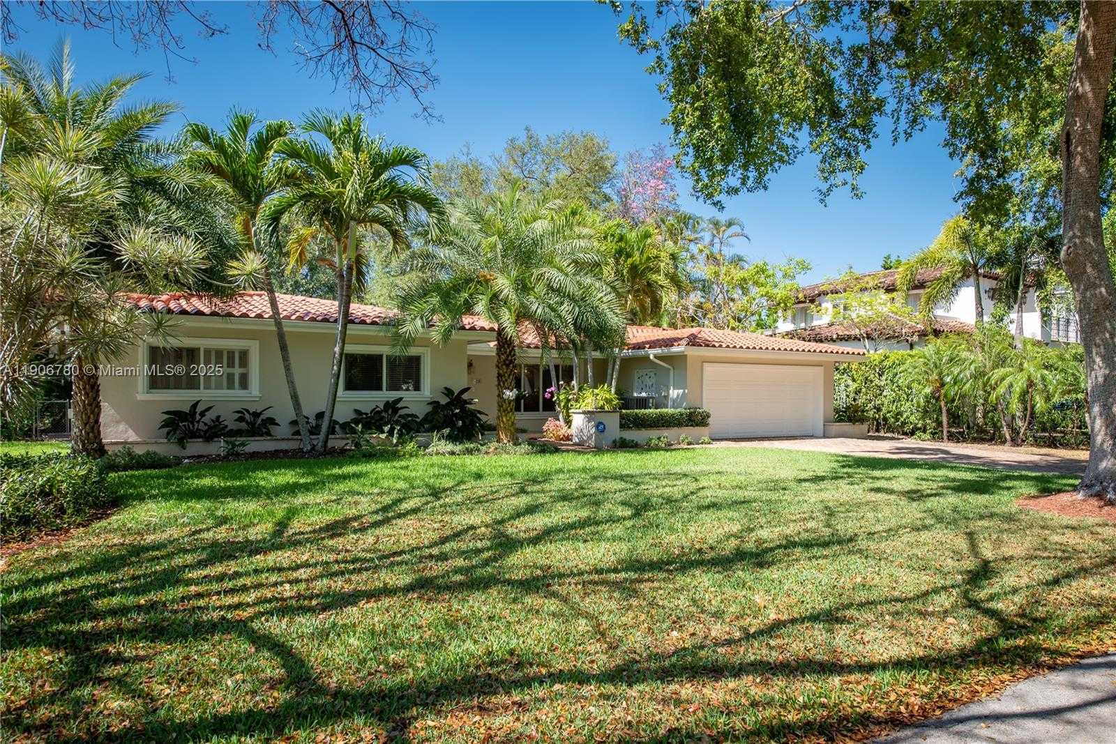 Small Image of 928 ESCOBAR AVE, Coral Gables Number 2