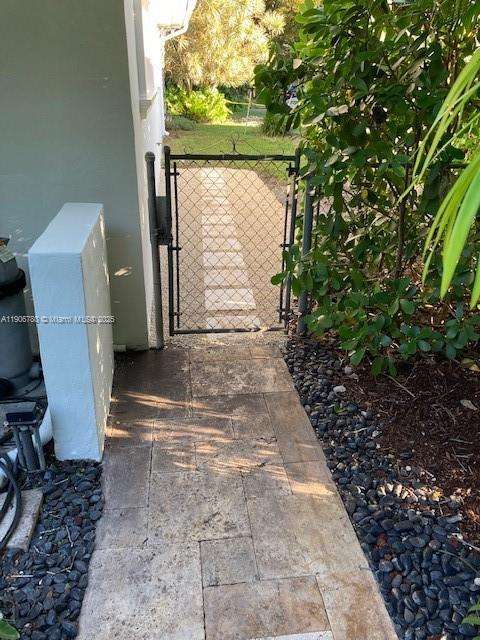 Small Image of 928 ESCOBAR AVE, Coral Gables Number 26