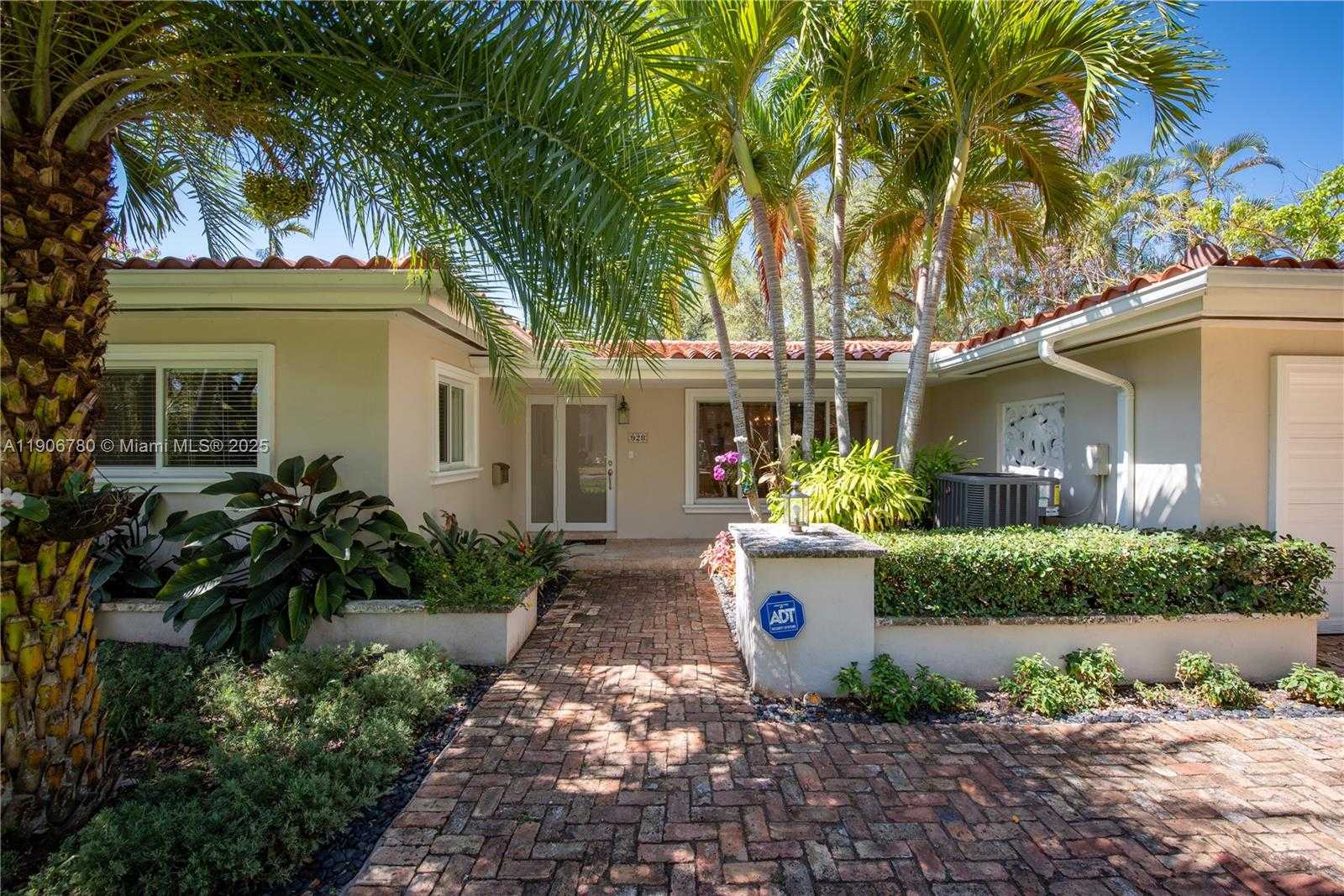 Small Image of 928 ESCOBAR AVE, Coral Gables Number 4