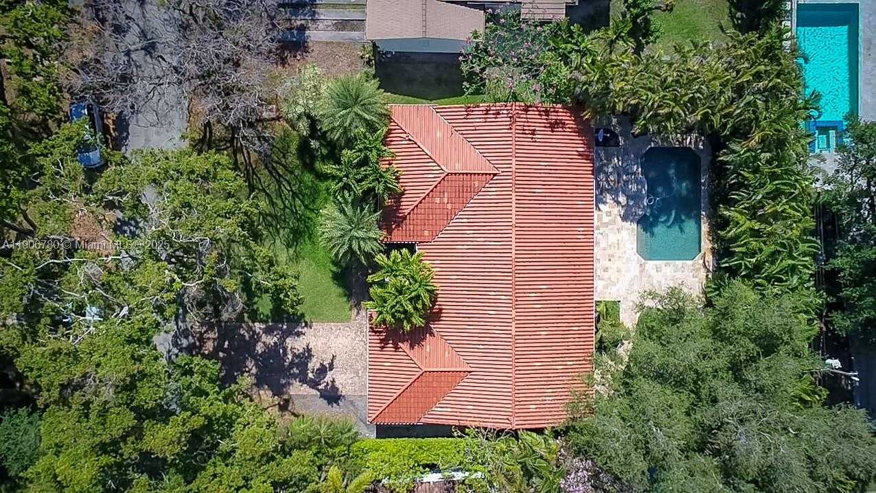 Small Image of 928 ESCOBAR AVE, Coral Gables Number 8