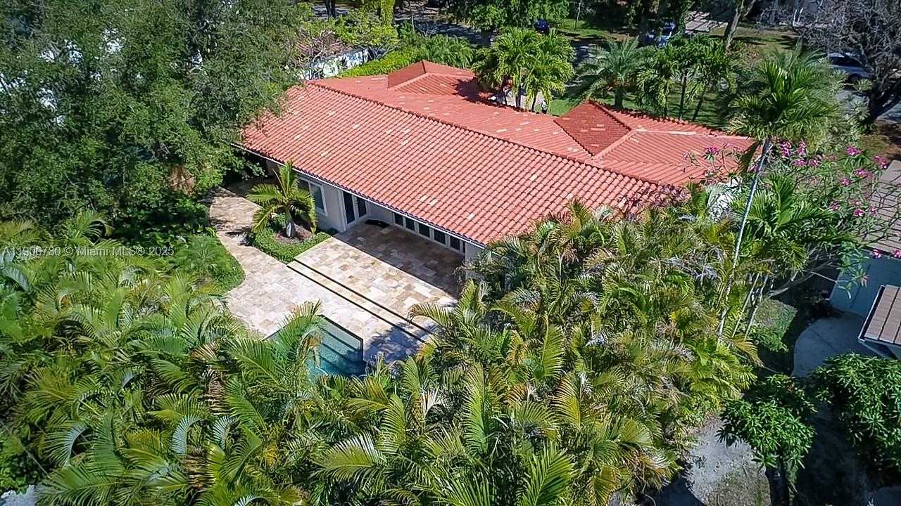 Small Image of 928 ESCOBAR AVE, Coral Gables Number 9