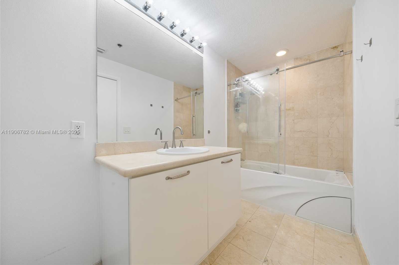 Small Image of 6515 COLLINS AVE #1501, Miami Beach Number 13