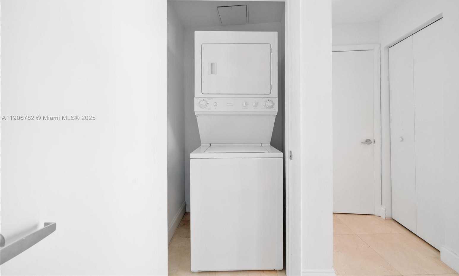 Small Image of 6515 COLLINS AVE #1501, Miami Beach Number 14