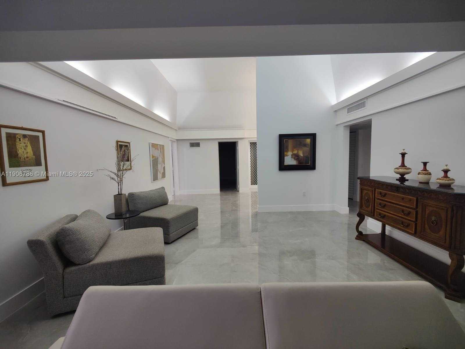 Small Image of 5109 BANYAN LN, Tamarac Number 2