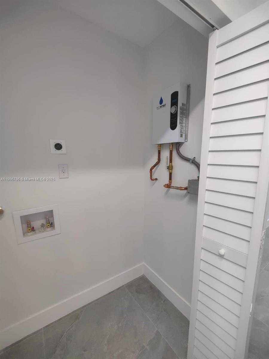 Small Image of 5109 BANYAN LN, Tamarac Number 23