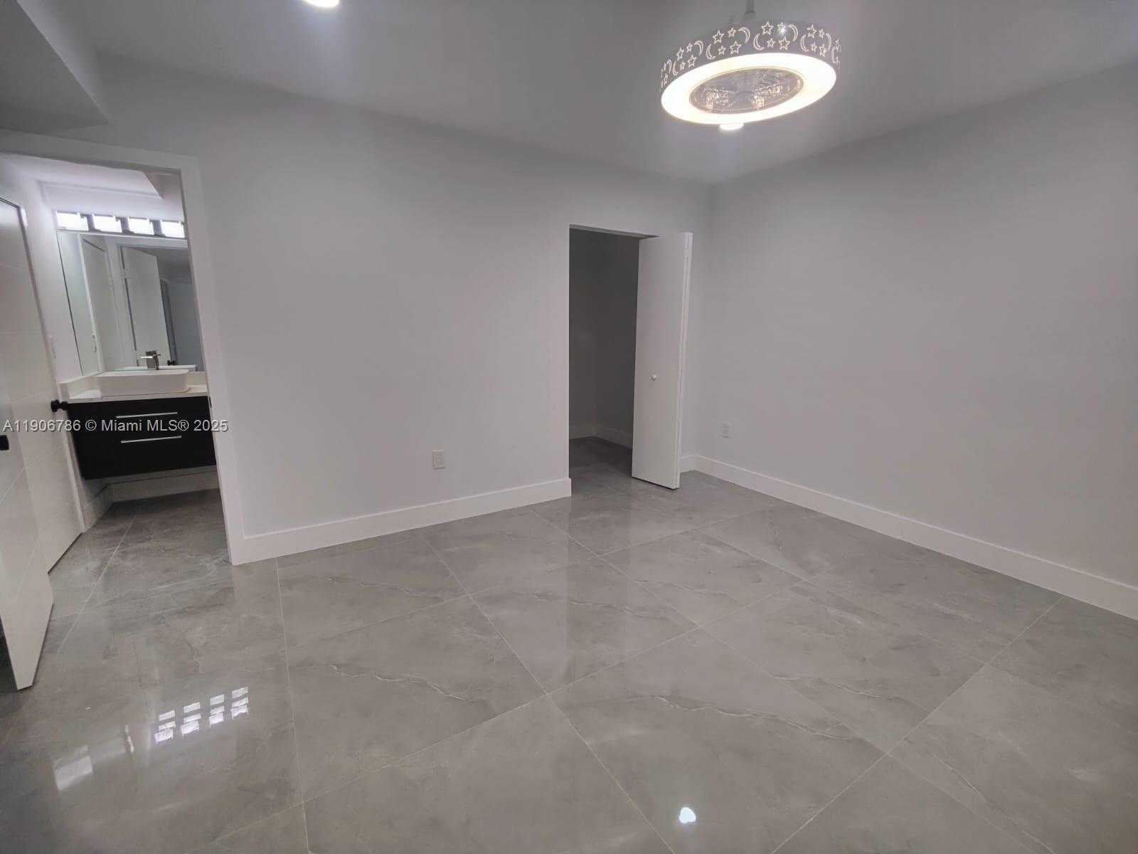 Small Image of 5109 BANYAN LN, Tamarac Number 26