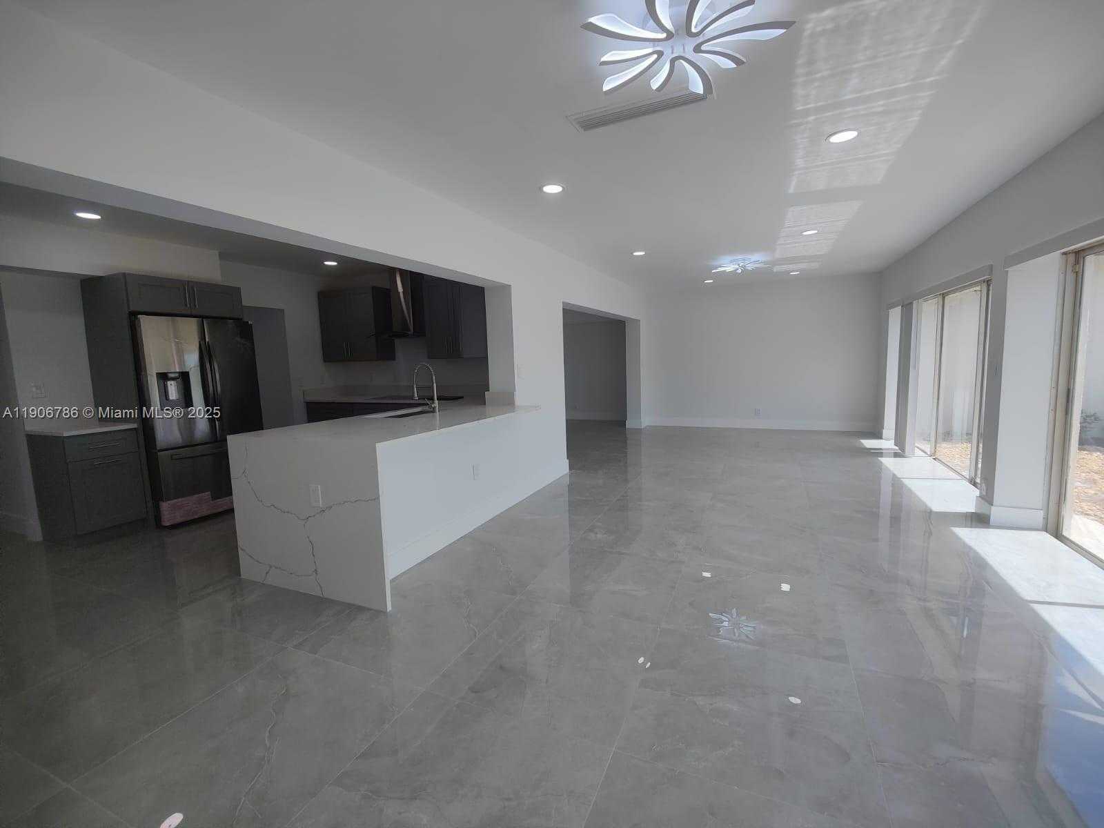 Small Image of 5109 BANYAN LN, Tamarac Number 30