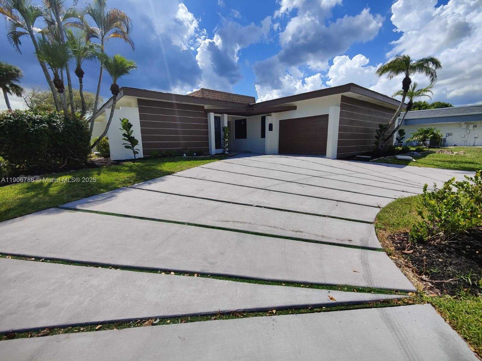Small Image of 5109 BANYAN LN, Tamarac Number 6
