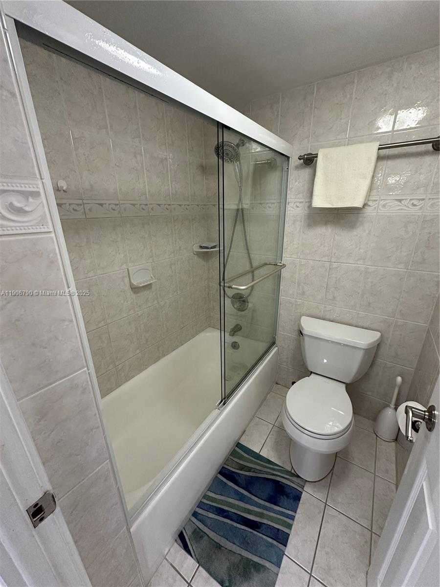 Small Image of 6039 COLLINS AVE #1529, Miami Beach Number 17