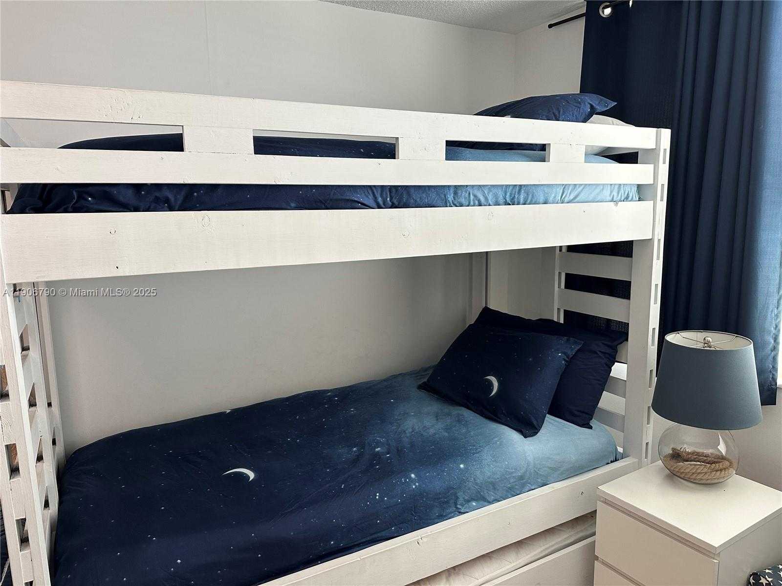 Small Image of 6039 COLLINS AVE #1529, Miami Beach Number 18