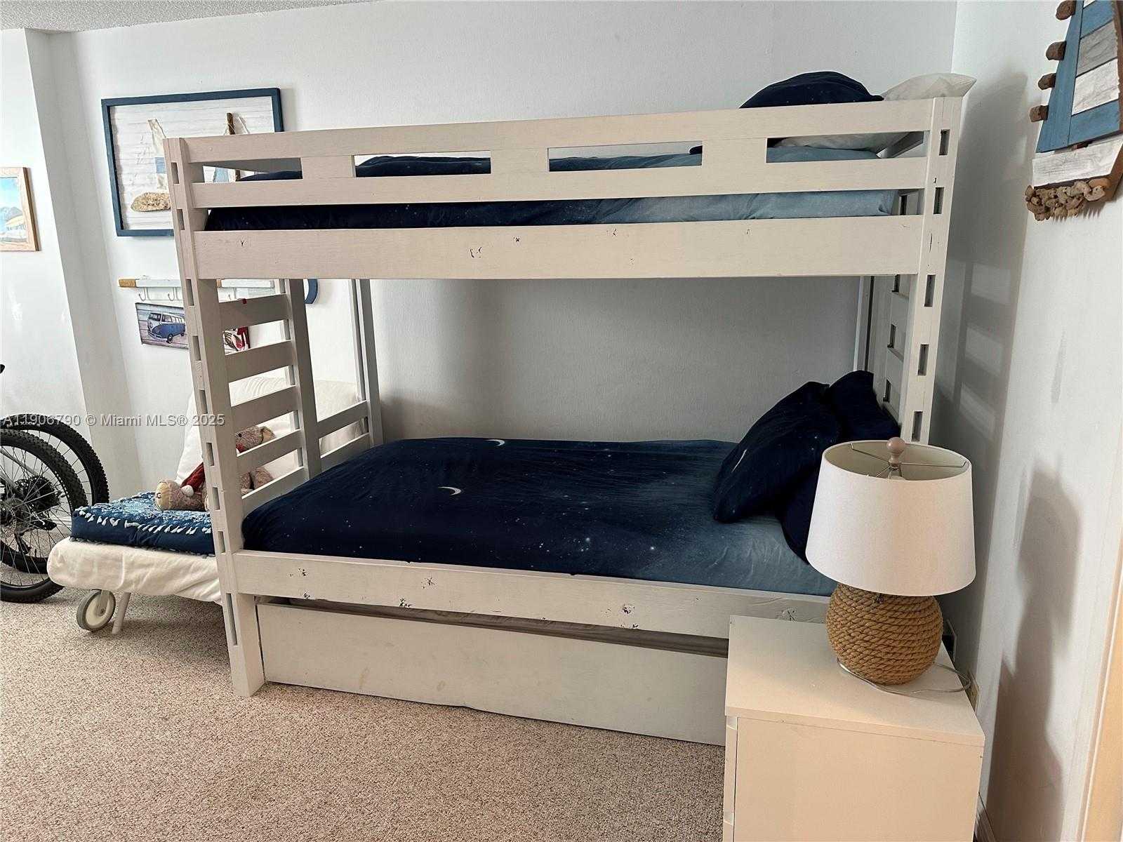 Small Image of 6039 COLLINS AVE #1529, Miami Beach Number 19