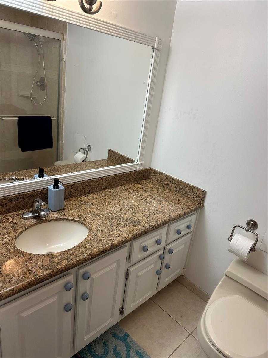 Small Image of 6039 COLLINS AVE #1529, Miami Beach Number 21