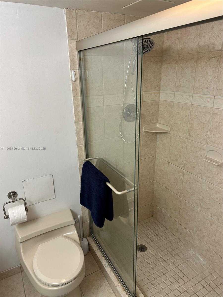 Small Image of 6039 COLLINS AVE #1529, Miami Beach Number 22