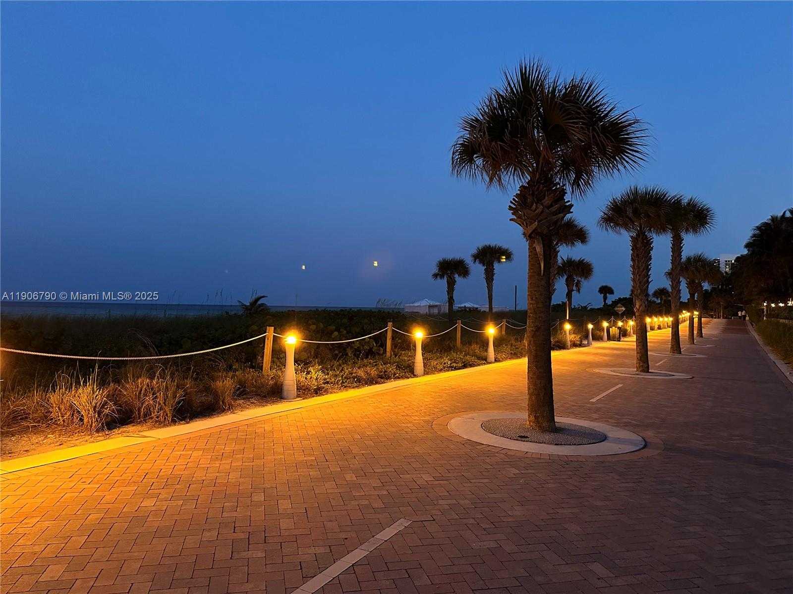 Small Image of 6039 COLLINS AVE #1529, Miami Beach Number 36