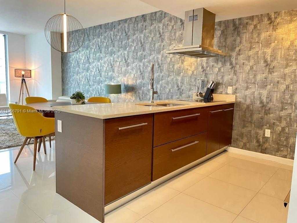 Small Image of 485 BRICKELL AVE #3607, Miami Number 13