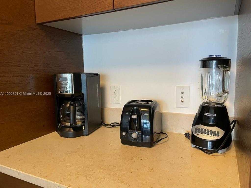 Small Image of 485 BRICKELL AVE #3607, Miami Number 15